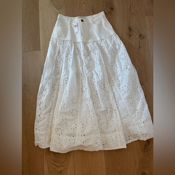 En Saison Adina Eyelet Skirt - Picture 4 of 7